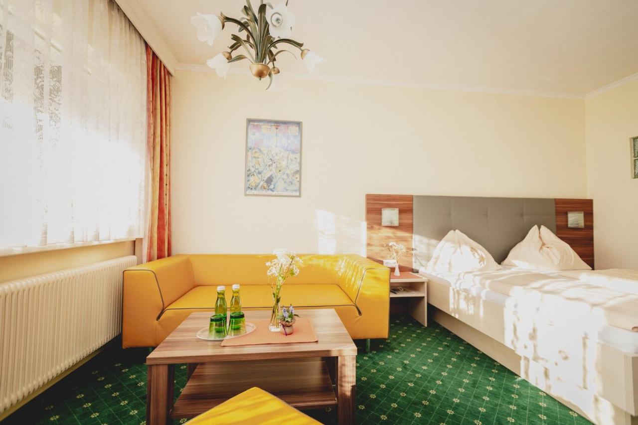 Doppelzimmer mit Balkon