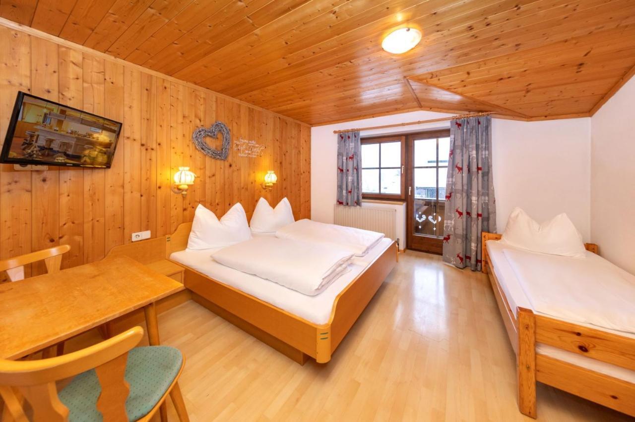 Classic Dreibettzimmer
