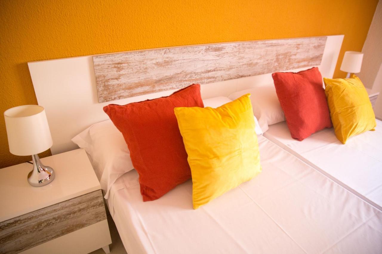 Standard Twin Room with Shared Bathroom