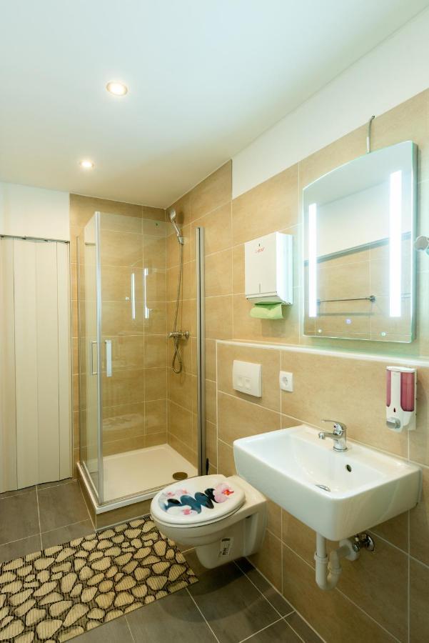 Single Room with Shared Bathroom