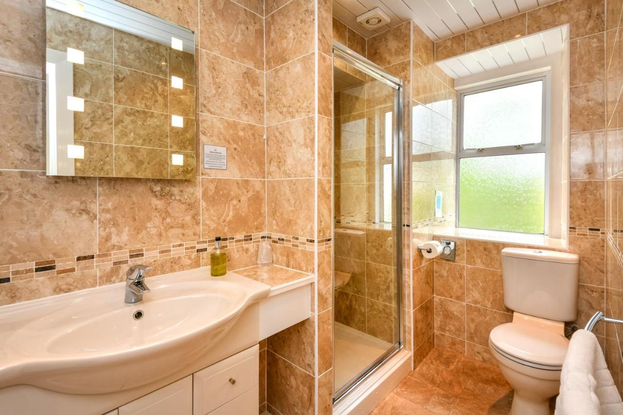 Standard Double Room,981813571:JPEG