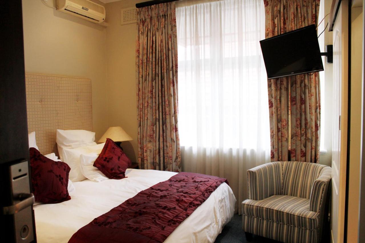 Deluxe Double Room,982995832:JPEG