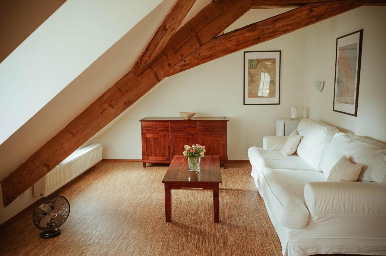 Attic Studio (2 Adults),991841629:JPEG