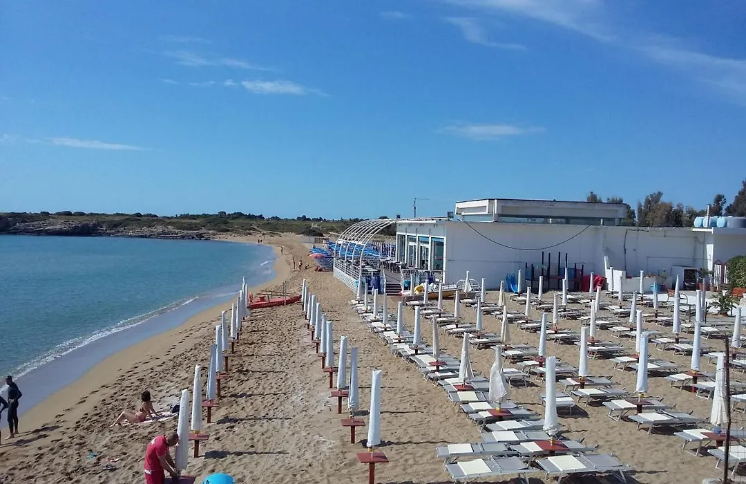 Arenella Beach Rooms-1