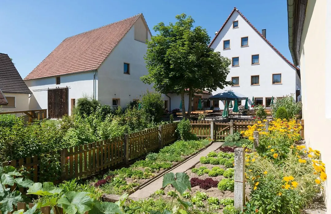 Gasthof-Pension Brauner Hirsch in Alfeld - Mittelfranken-1