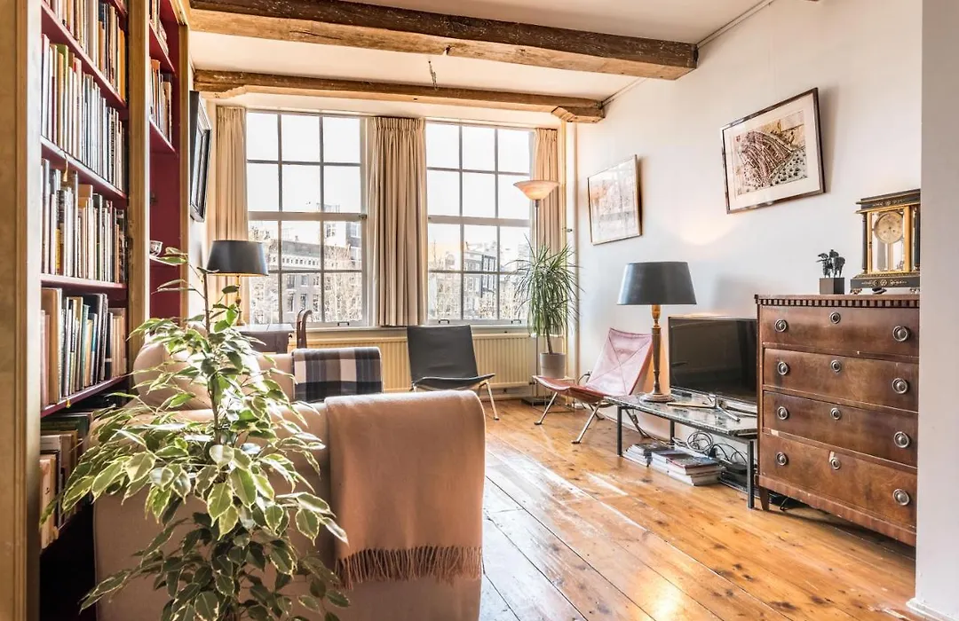 Classy Room 17Th C Canalhouse-1