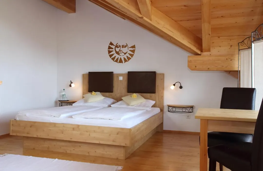 Gästehaus Burgmayr-1