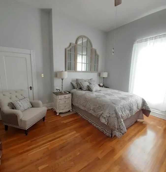 Queens Chamber W King Heavenly Bed At Nottingham Place In Wise-1