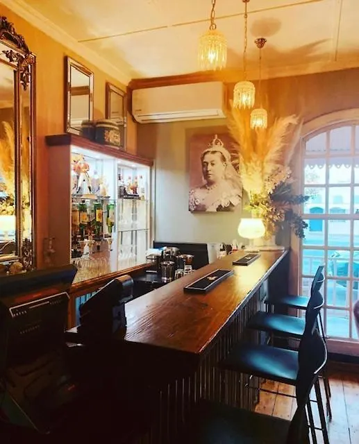 Lord Carnarvon Small Hotel-1