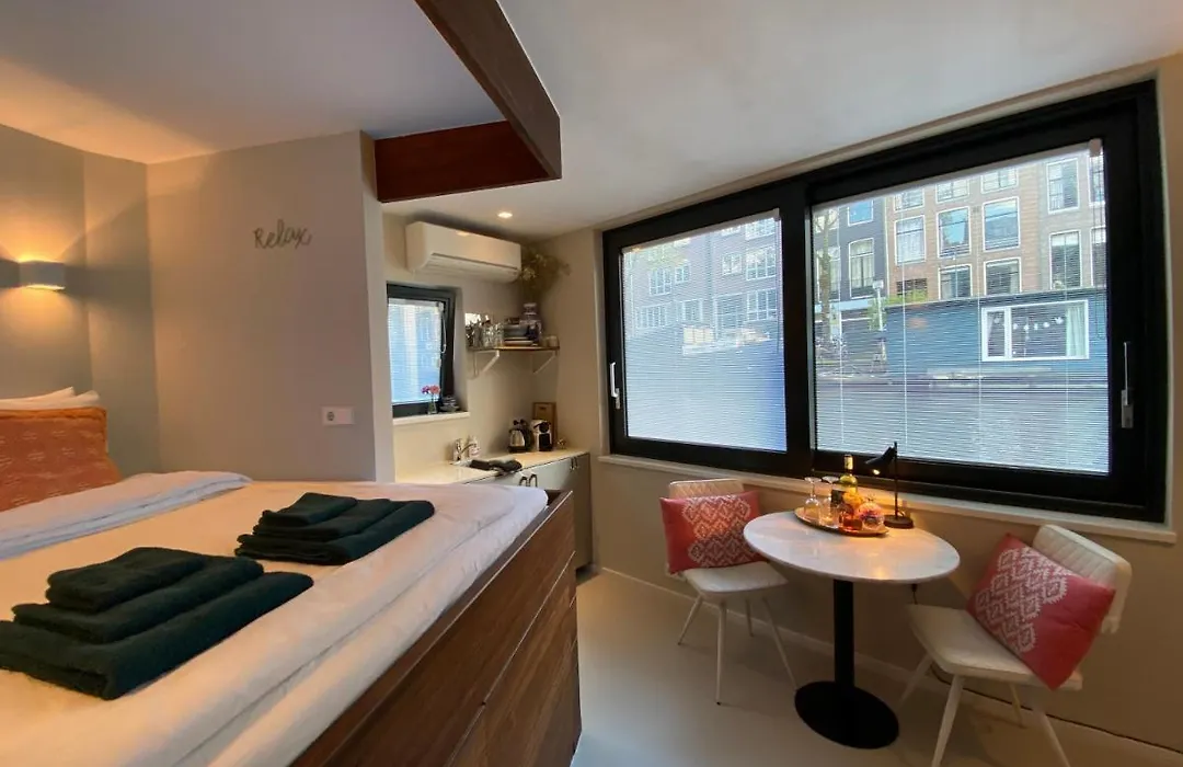 Houseboat Sophia-1