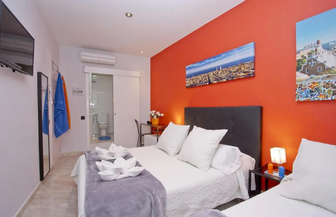 Barcelona City Centre Hostal-1