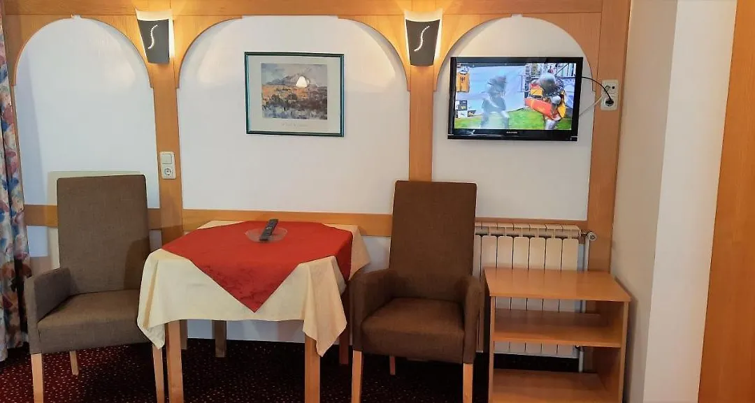 Blauer Bock - Hotel-Garni-1