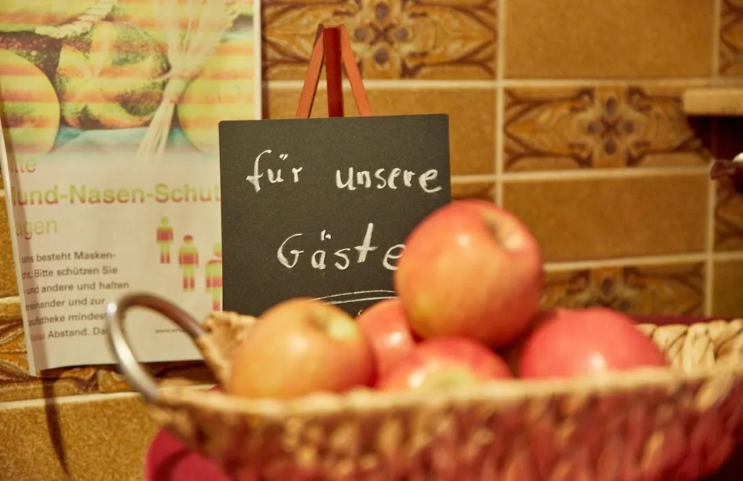 Hotel zum dicken Baum-1