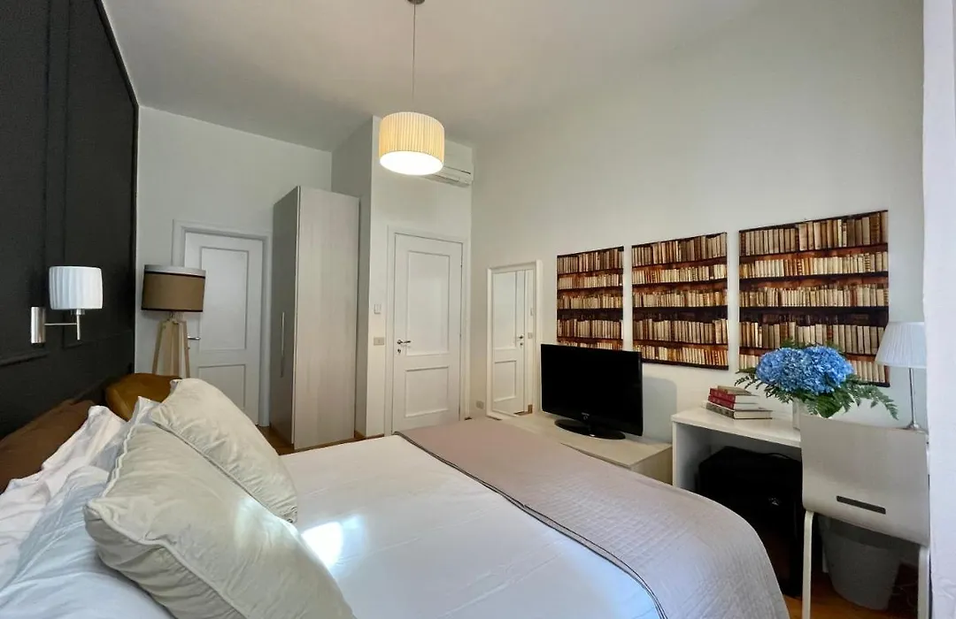 Banchi Vecchi Stay-1