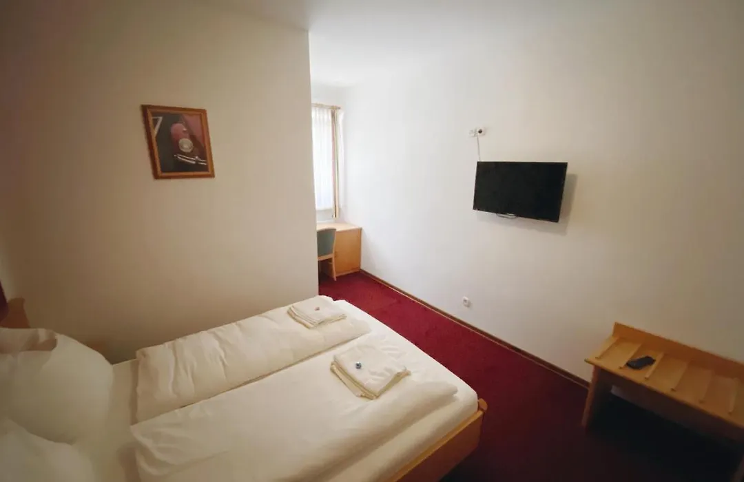 Waldrestaurant&Hotel-1