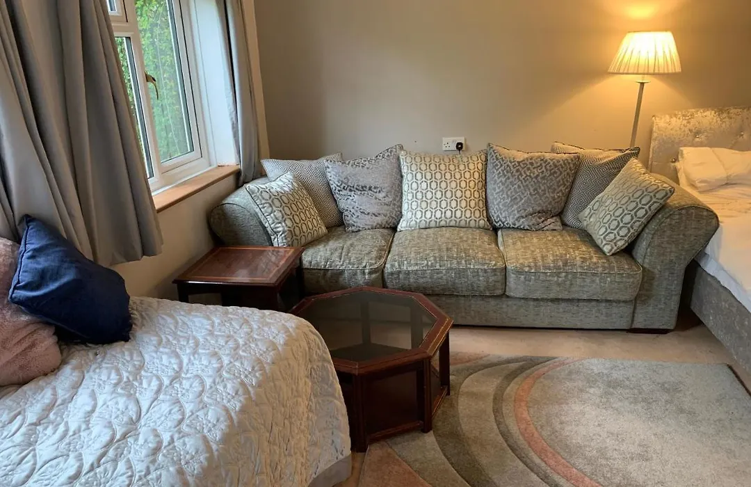 Debbie'S Digs-1