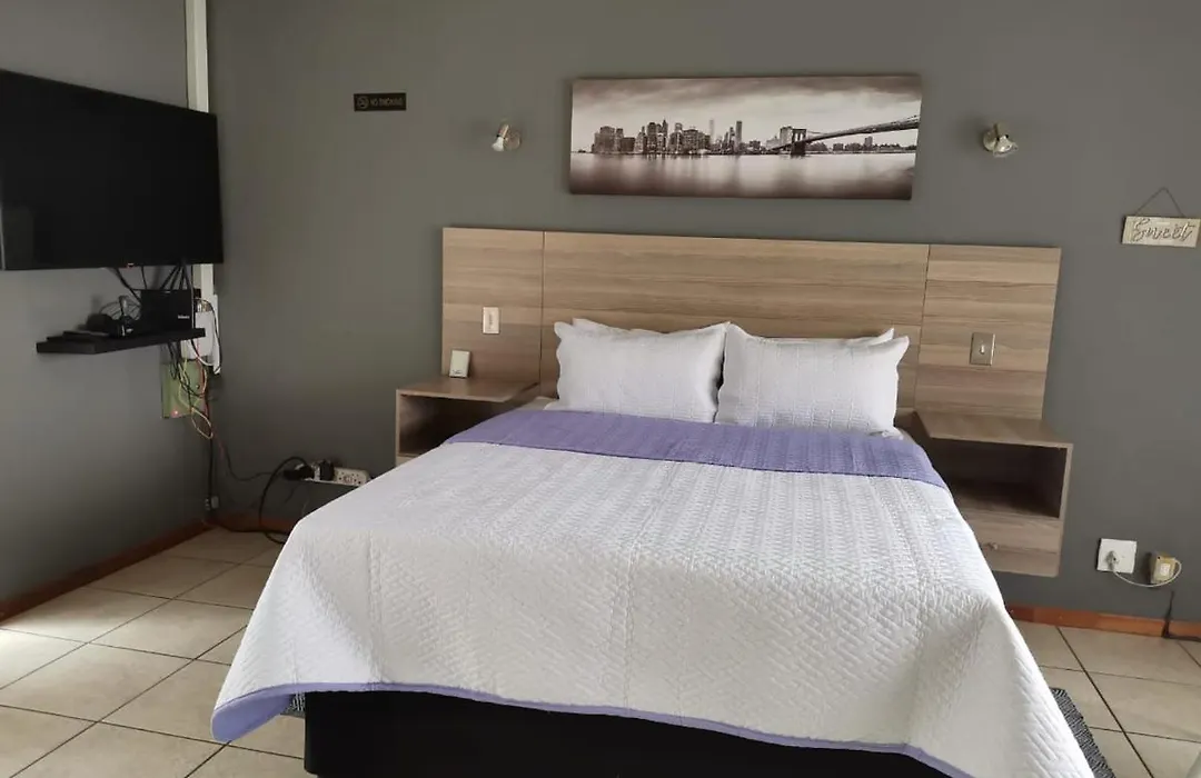 Mia Hills Guest House-1