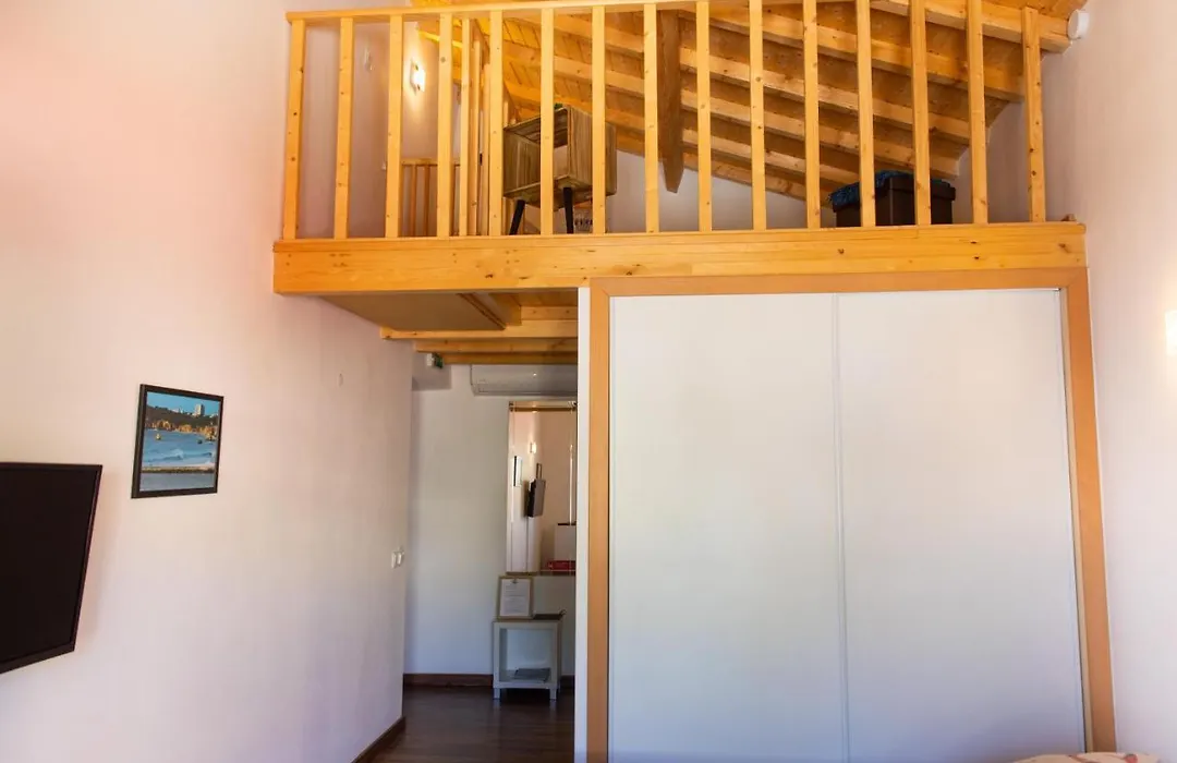 Alvorkitecenter Guesthouse-1