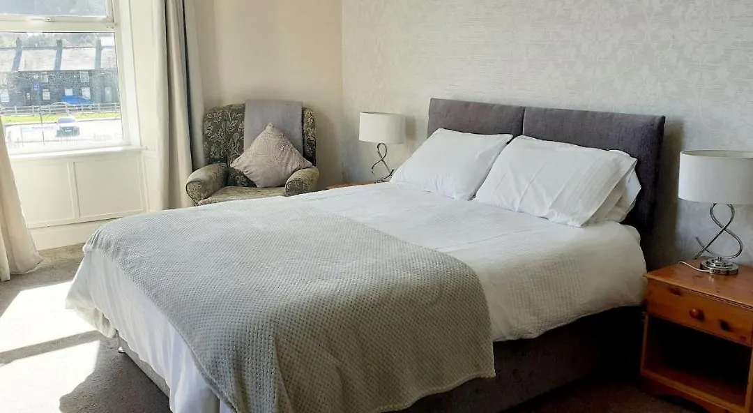 Queens Rooms-1