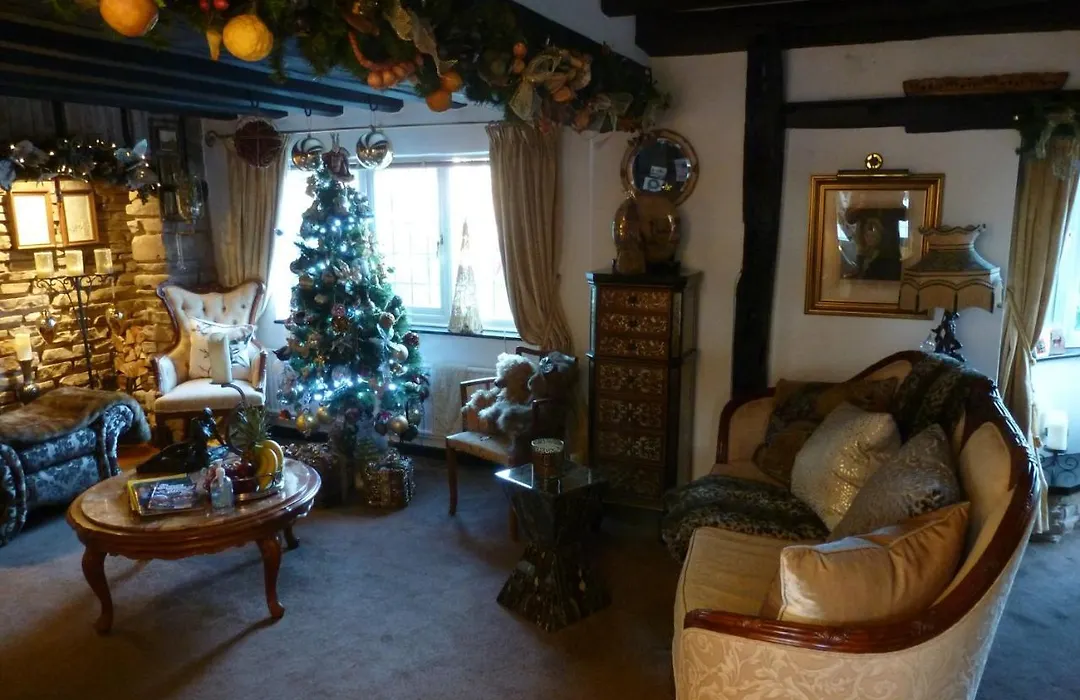 Newark Lodge Guest House-1