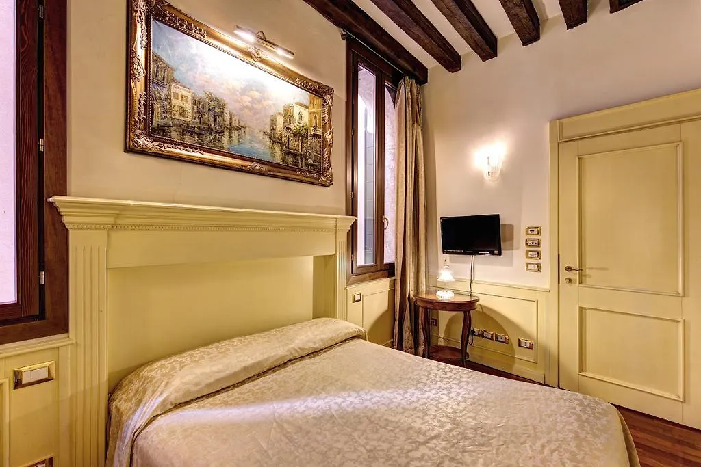 Palazzo La Scala-1