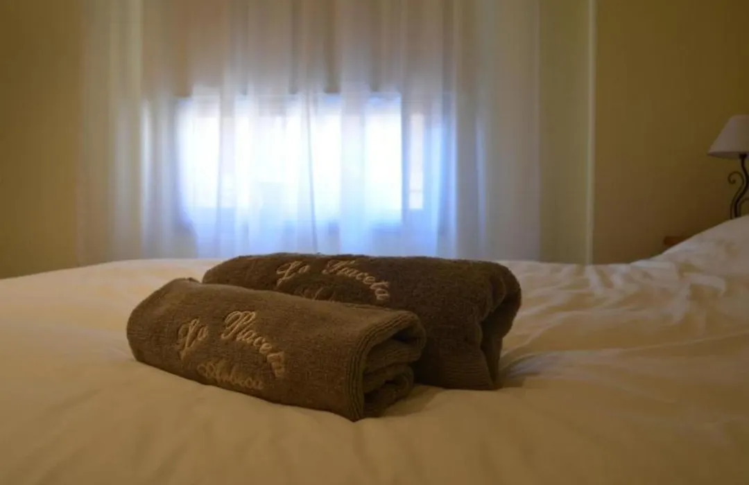 Hostal La Placeta-1