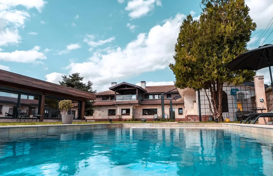 Hotel Hunters House-1
