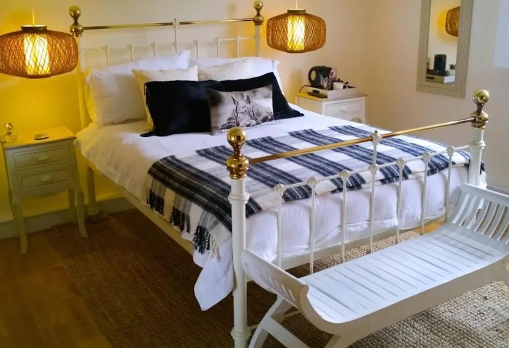 Guest Rooms At The Green Man-1