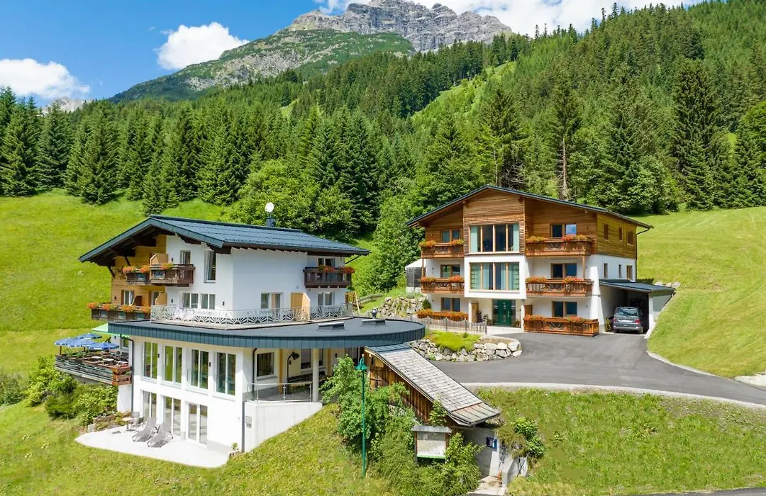 Hotel Tiroler Herz-1