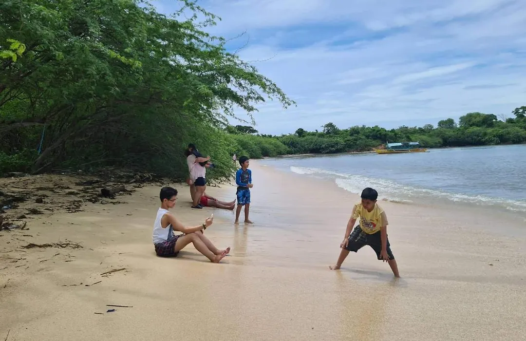 Calatagan'S Bahay Kubo - With Beach Access-1
