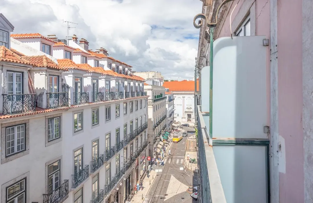 Happy At Chiado-1