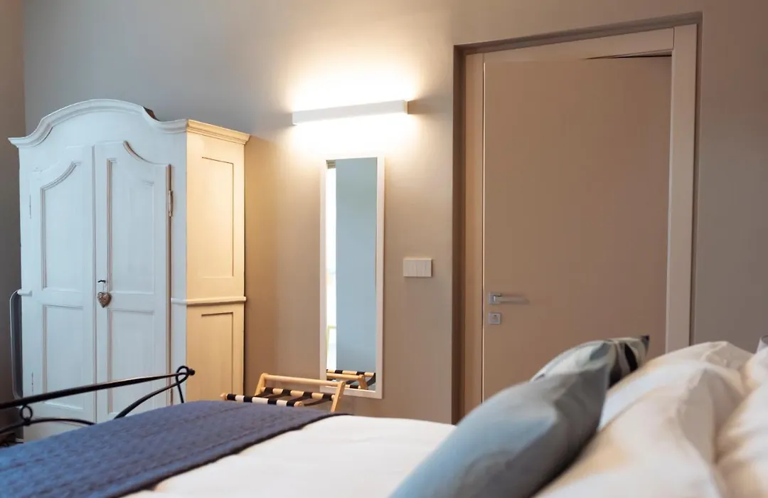 Interno 6 Guest House-1