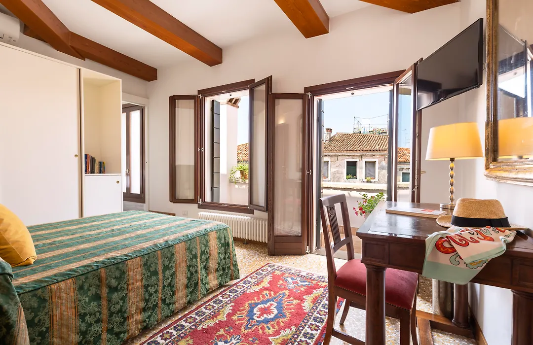 Palazzo Schiavoni Residenza D'Epoca & Suite-Apartments-1