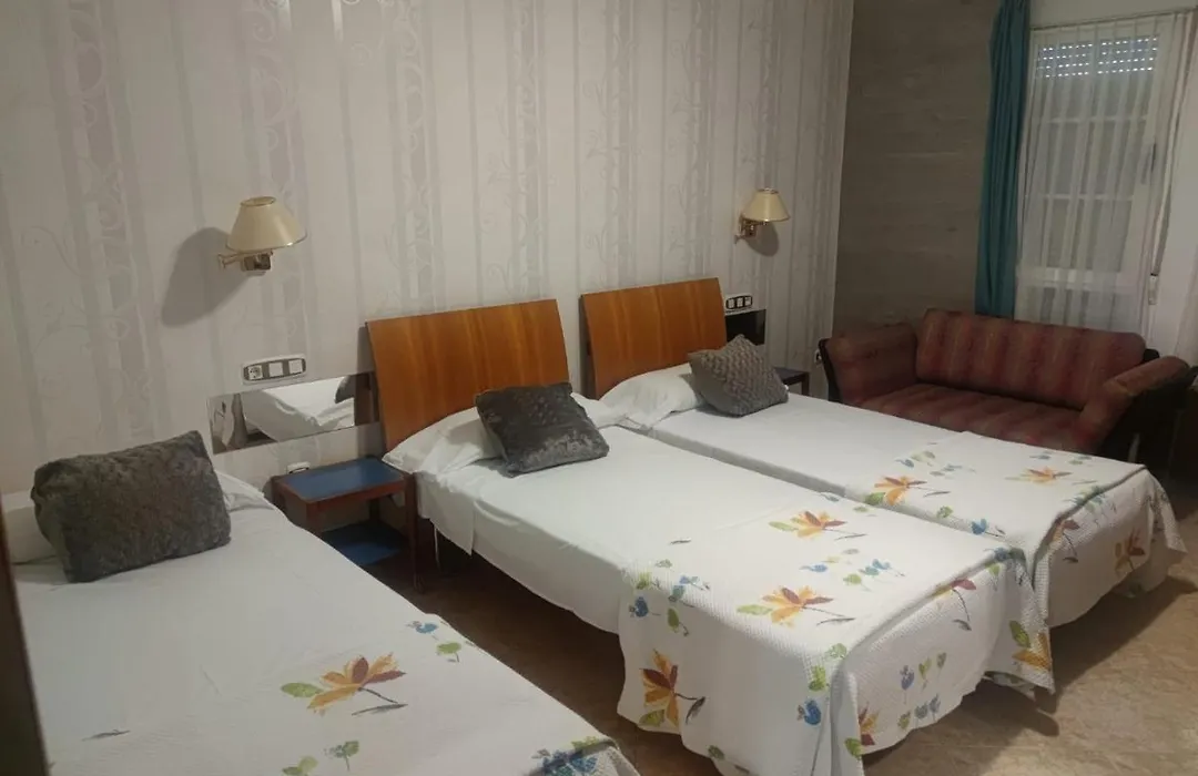 Hostal Burbia-1
