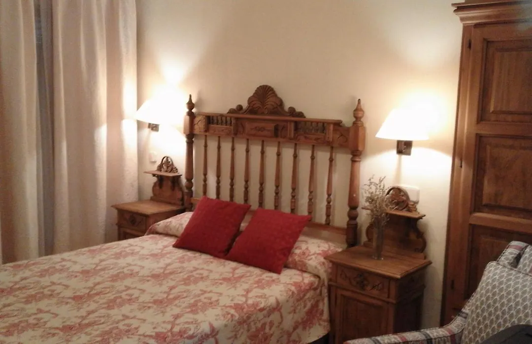 Hostal Rural Cumbres De Castilla-1