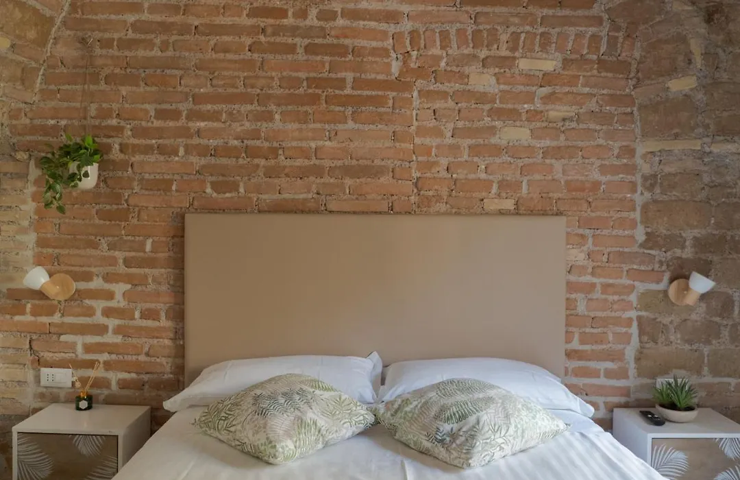 White Ostilia Guesthouse-1