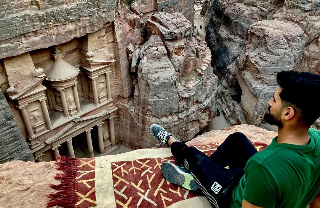 7 Caves Hotel-1