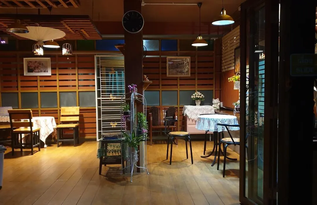 Little Guest House Hotel-1