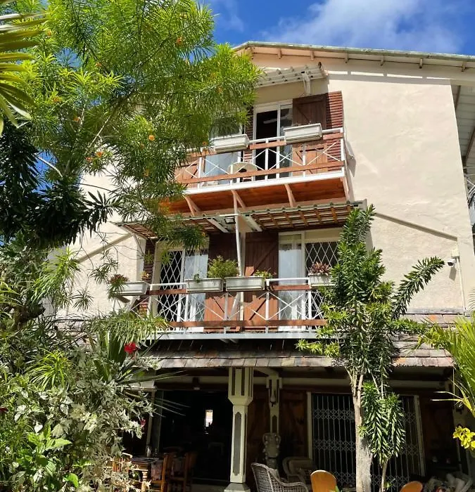 Chez Henri-1