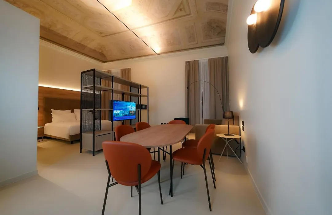 Bergamo Inn 21-1