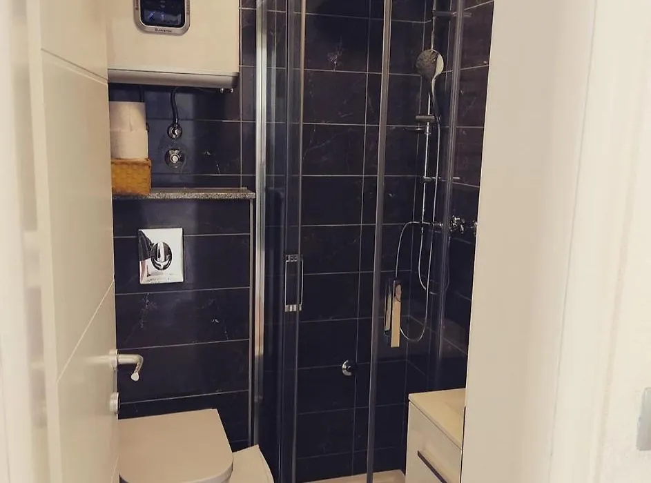 Apartmani Mira Brela-1