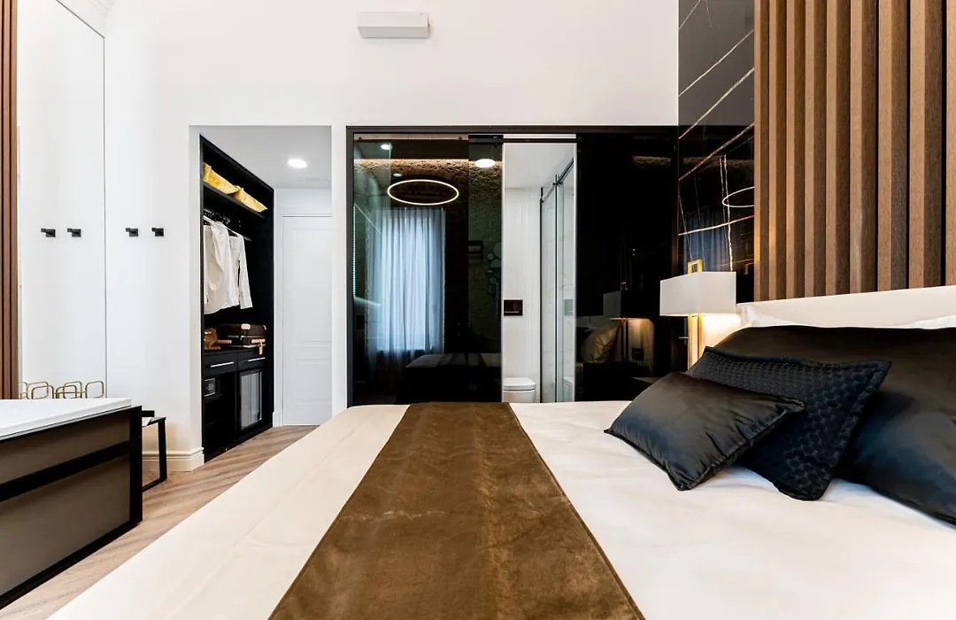Nero Luxury Suites-1
