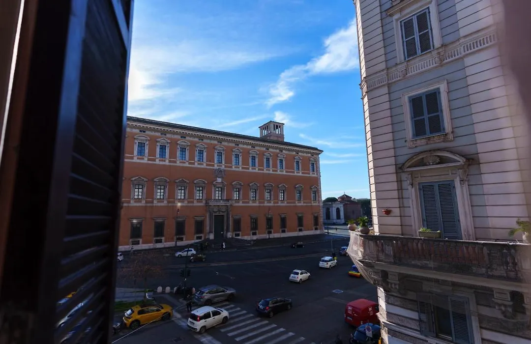 Julia Luxury Suite Rome-1