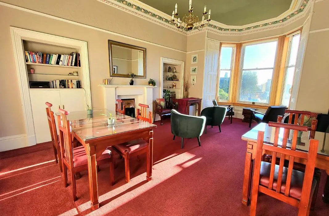 Straven Guesthouse-1