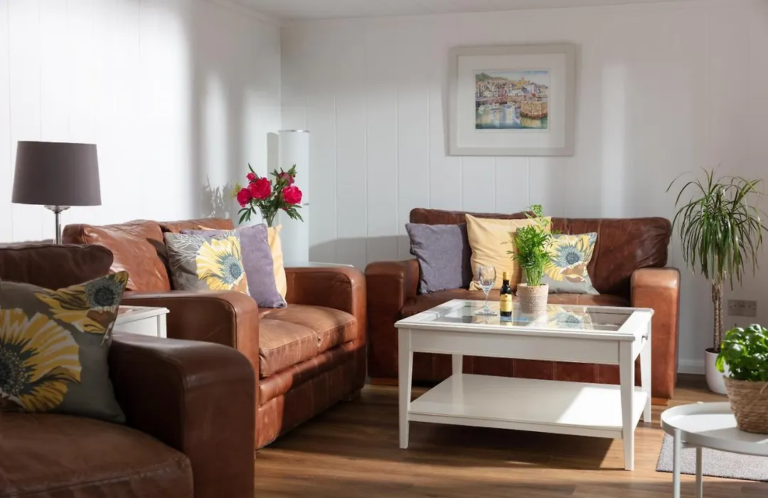 Gyllyngvase House-1