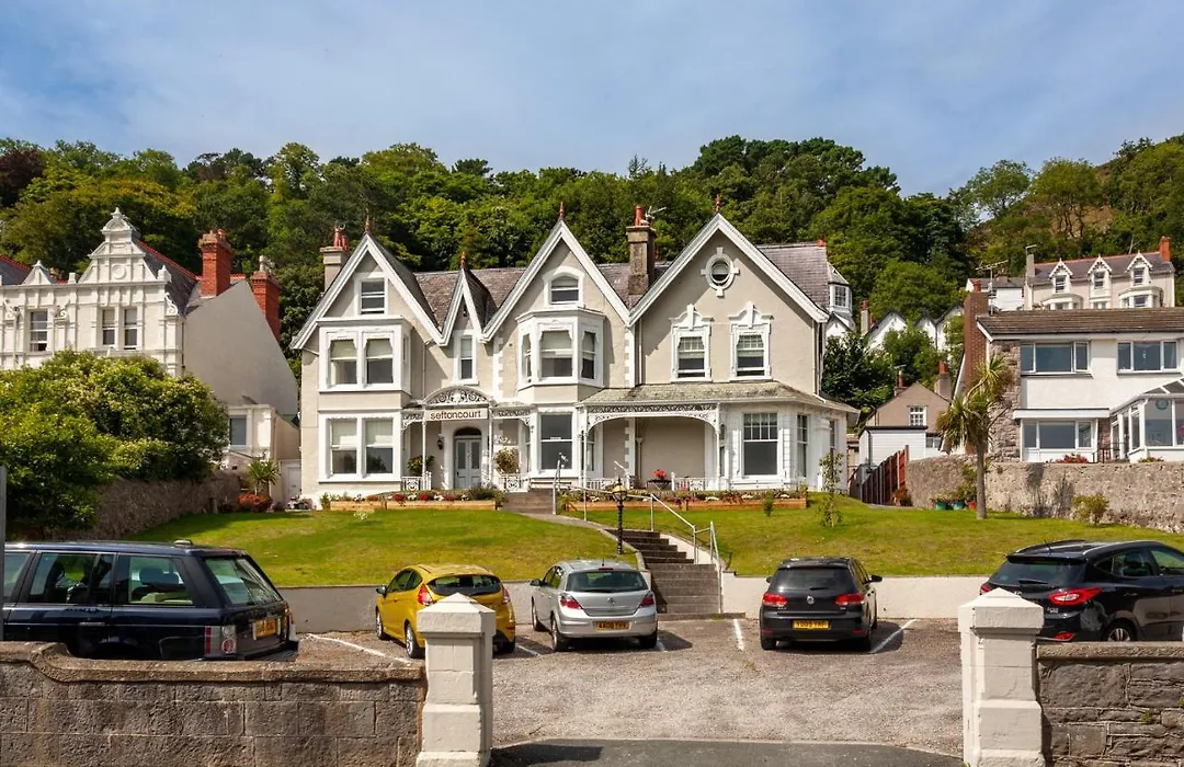 Sefton Court-1