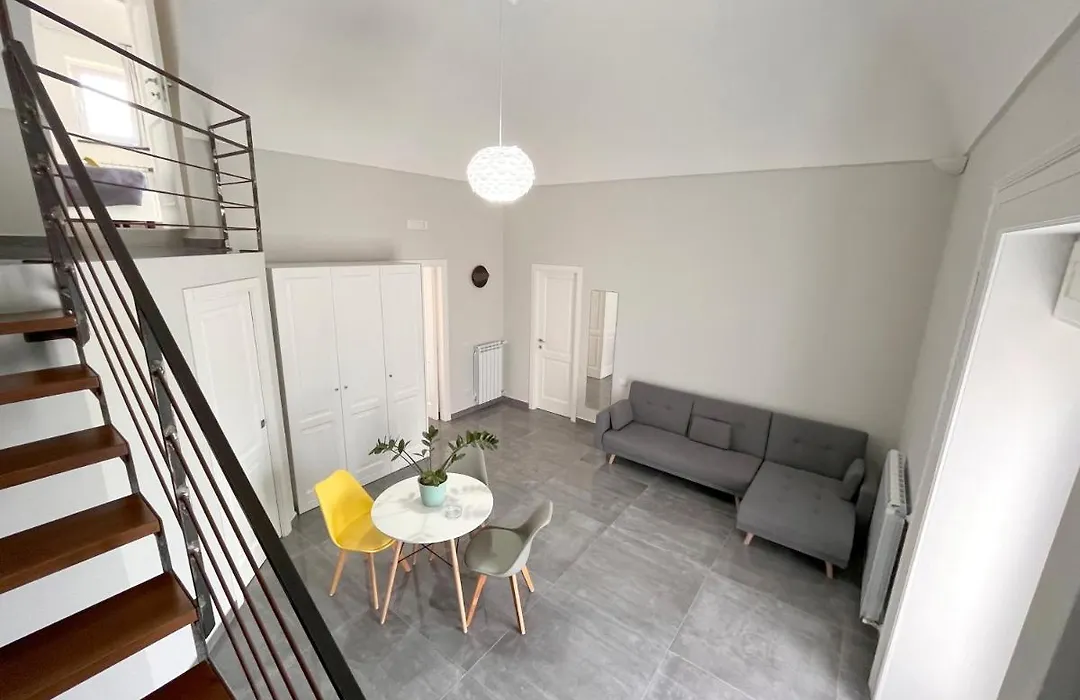Dc House-1