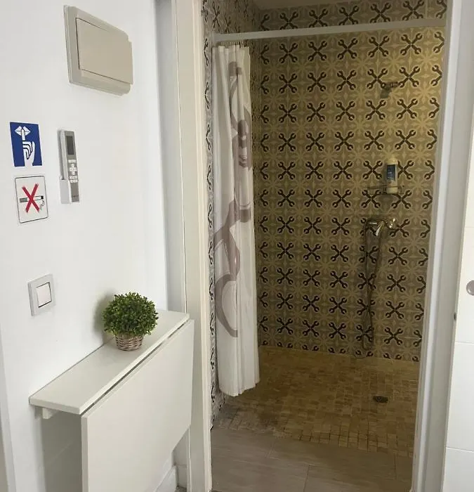 L'Boutique Tarifa Rooms-1