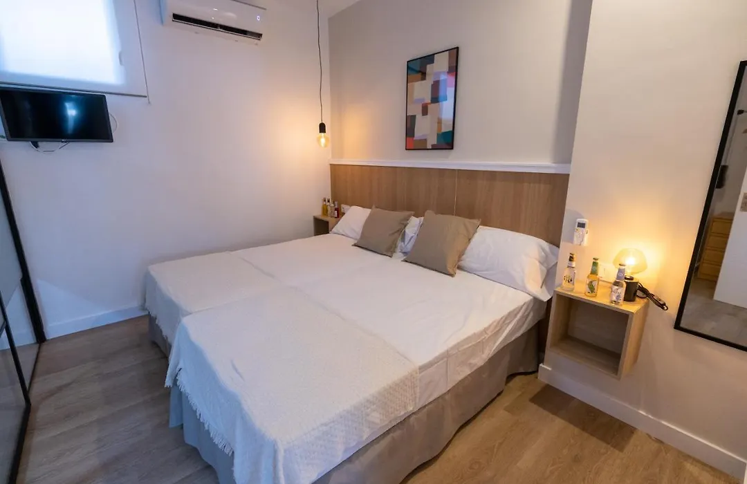 Hostal Royal Bliss-1