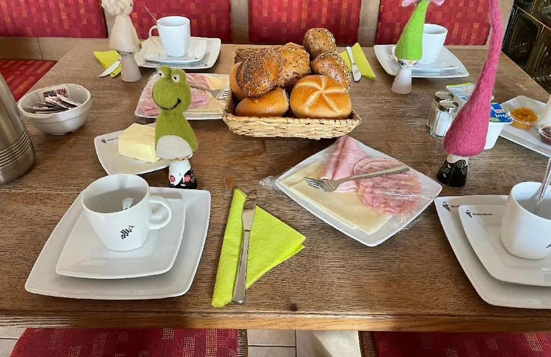 Weinbau&Pension – Familie Birgit und Bernhard Meusert-1